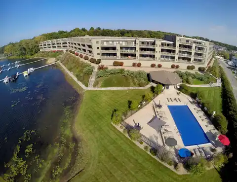 206 Outlook Cove Drive, La Porte, IN 46350