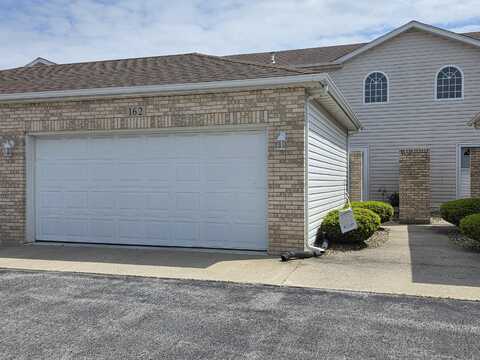 162 Mallard Pointe Drive, Valparaiso, IN 46385
