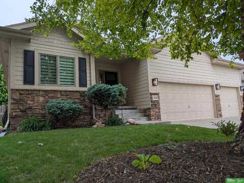 948 S 183 Street, Elkhorn, NE 68022