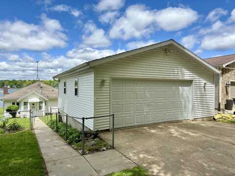 1615 S Crooked Lake Drive, Kalamazoo, MI 49009