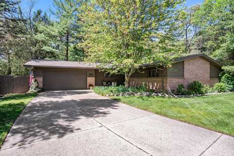 4983 Bluff Drive NE, Grand Rapids, MI 49525