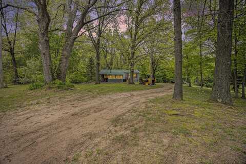 16580 Sandy Ridge Lane, Howard City, MI 49329