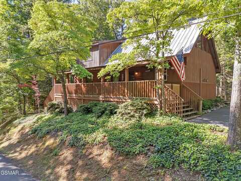 1518 Ridgecrest Drive, Sevierville, TN 37876