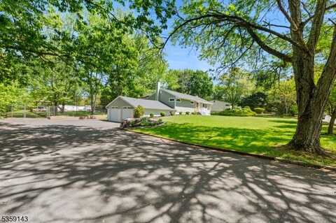 13 Orchard Pkwy, Marlboro Twp., NJ 07751