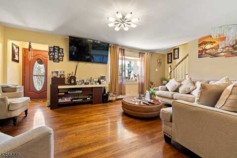 25 W Webster Ave, Roselle Park, NJ 07204