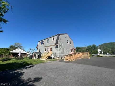 5 Church St, Vernon, NJ 07462