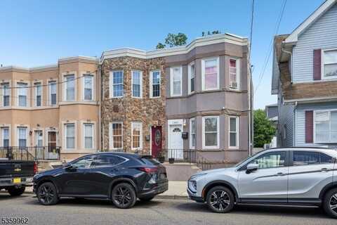 189 1/2 Howe Ave, Passaic, NJ 07055