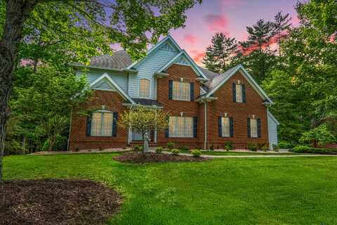 560 Old White Dr, Lewisburg, WV 24901