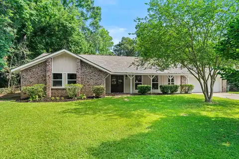 106 Wildwood Cir., Hattiesburg, MS 39402