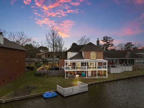 83 Stones Throw Dr., Hattiesburg, MS 39402