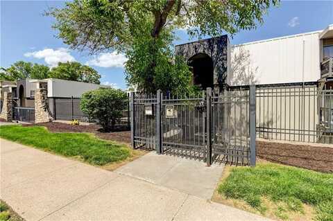 4157 Roanoke Road, Kansas City, MO 64111