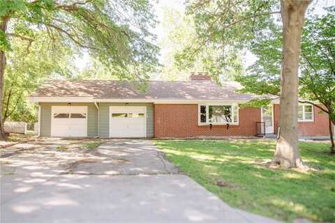 205 55th Terrace, Kansas City, MO 64118