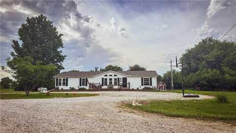 69 Porcupine Path, Linn Valley, KS 66040