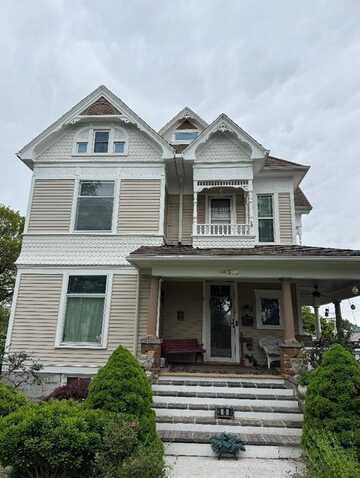 308 E Arrow Street, Marshall, MO 65340