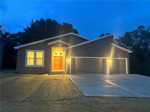 2320 NE 72ND Street, Kansas City, MO 64118