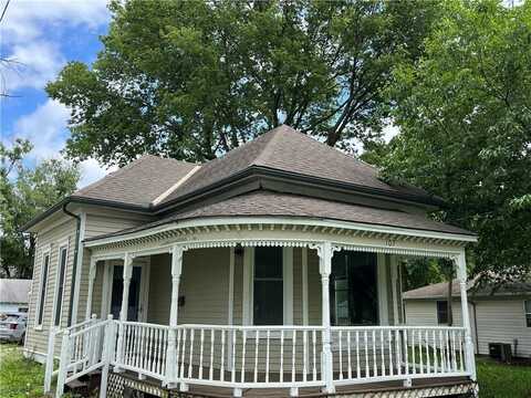 107 S Delaware Street, Butler, MO 64730