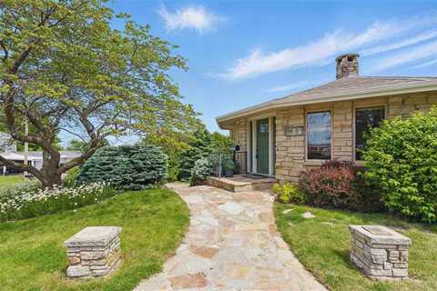 1004 W Welsh Street, Williamsburg, IA 52361