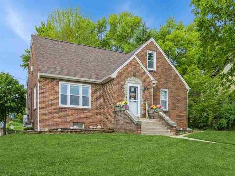120 N Downey St, WestBranch, IA 52358