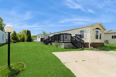 715 Bay Ridge Dr, IowaCity, IA 52246