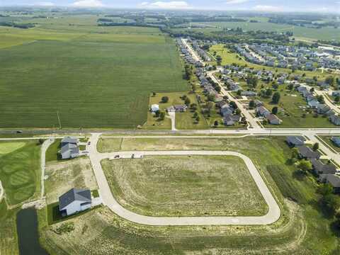 902 Long Dr, Solon, IA 52333