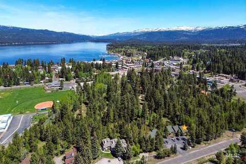 141 Stibnite St, McCall, ID 83638