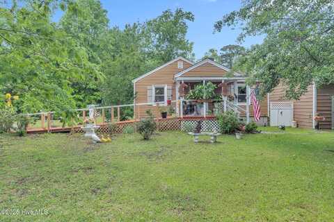 2601 Mayberry Loop Road, Morehead City, NC 28557