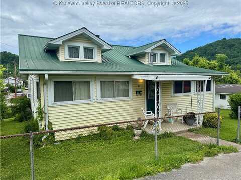 155 Second Avenue W, Madison, WV 25130