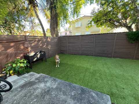 938 SW 6th St, Miami, FL 33130