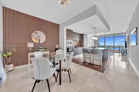 900 Biscayne Blvd, Miami, FL 33132