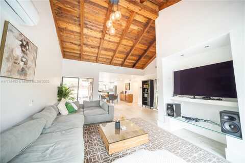 20429 NE 10th Ct Rd, Miami, FL 33179