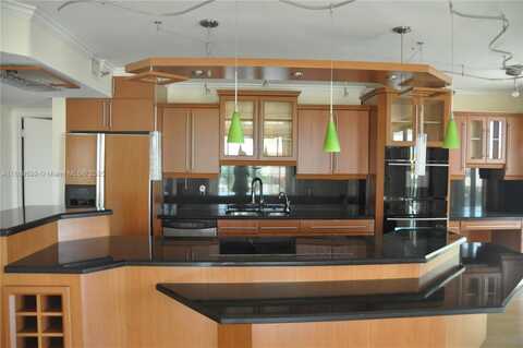 8877 Collins Ave, Surfside, FL 33154
