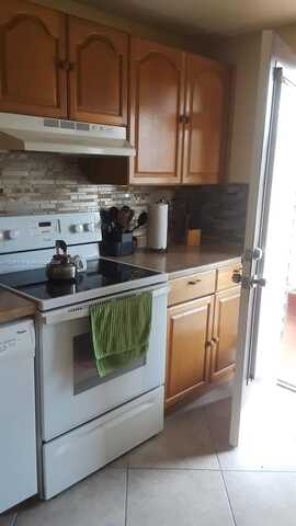 2950 NW 46th Ave, Lauderdale Lakes, FL 33313
