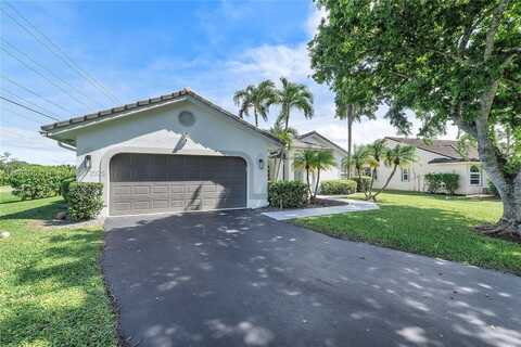 4647 NW 98th Ln, Coral Springs, FL 33076