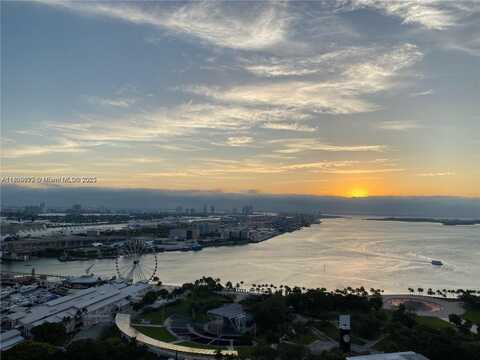 253 NE 2nd St, Miami, FL 33132