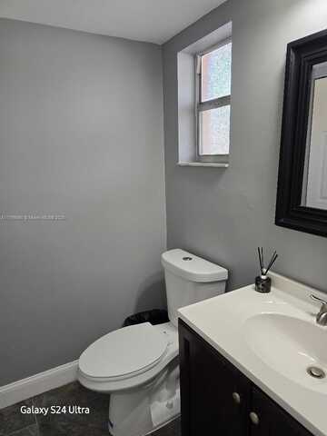 9800 Sunrise Lakes Blvd, Sunrise, FL 33322