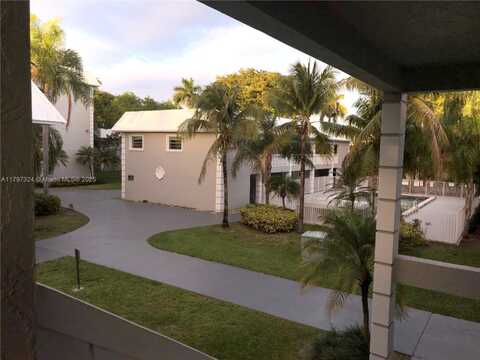 17255 SW 95th Ave, Palmetto Bay, FL 33157