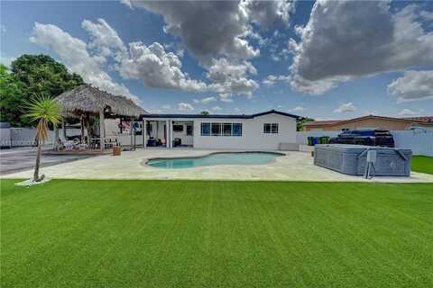 531 NW 76th Ter, Pembroke Pines, FL 33024