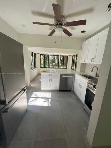421 SW 11th St, Fort Lauderdale, FL 33315