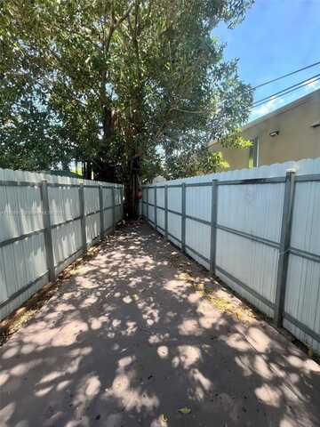 751 Flagami Blvd, Miami, FL 33144