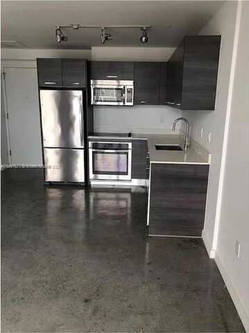 151 SE 1st St, Miami, FL 33131