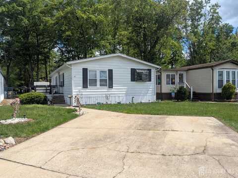 14 Steinbeck Road, North Brunswick, NJ 08902