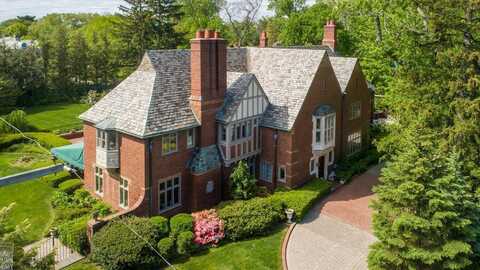 257 Ridge Rd, Grosse Pointe Farms, MI 48236