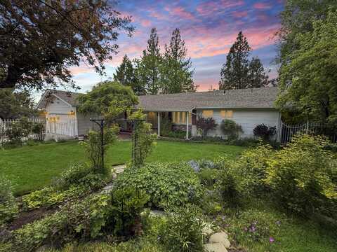 2101 NW Cascade View Drive, Bend, OR 97703