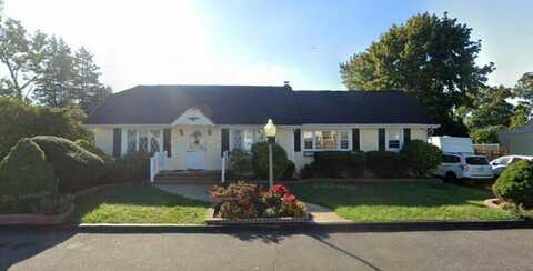 524 Polaris Street, North Babylon, NY 11703