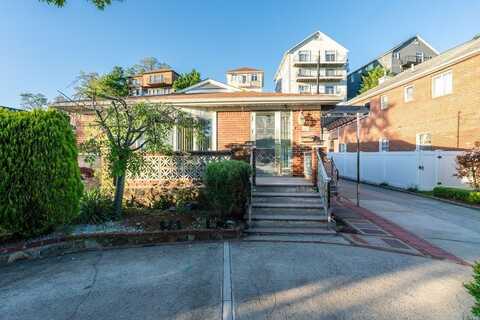 669 W Fingerboard Rd, Staten Island, NY 10305