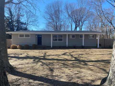 58 N Howells Point Road, Bellport, NY 11713