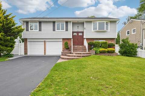 872 Main Street, Farmingdale, NY 11735