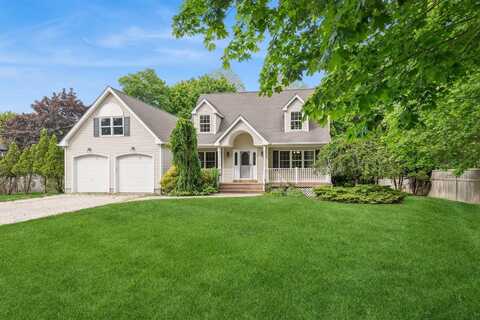 345 Cemetery Road, East Marion, NY 11939