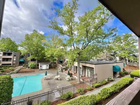 2 Shrewsbury Green Dr, Shrewsbury, MA 01545