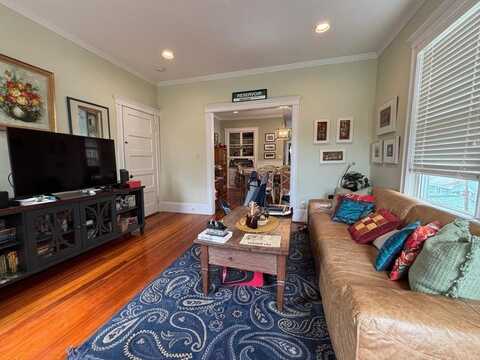 12 White Ave, Brookline, MA 02467